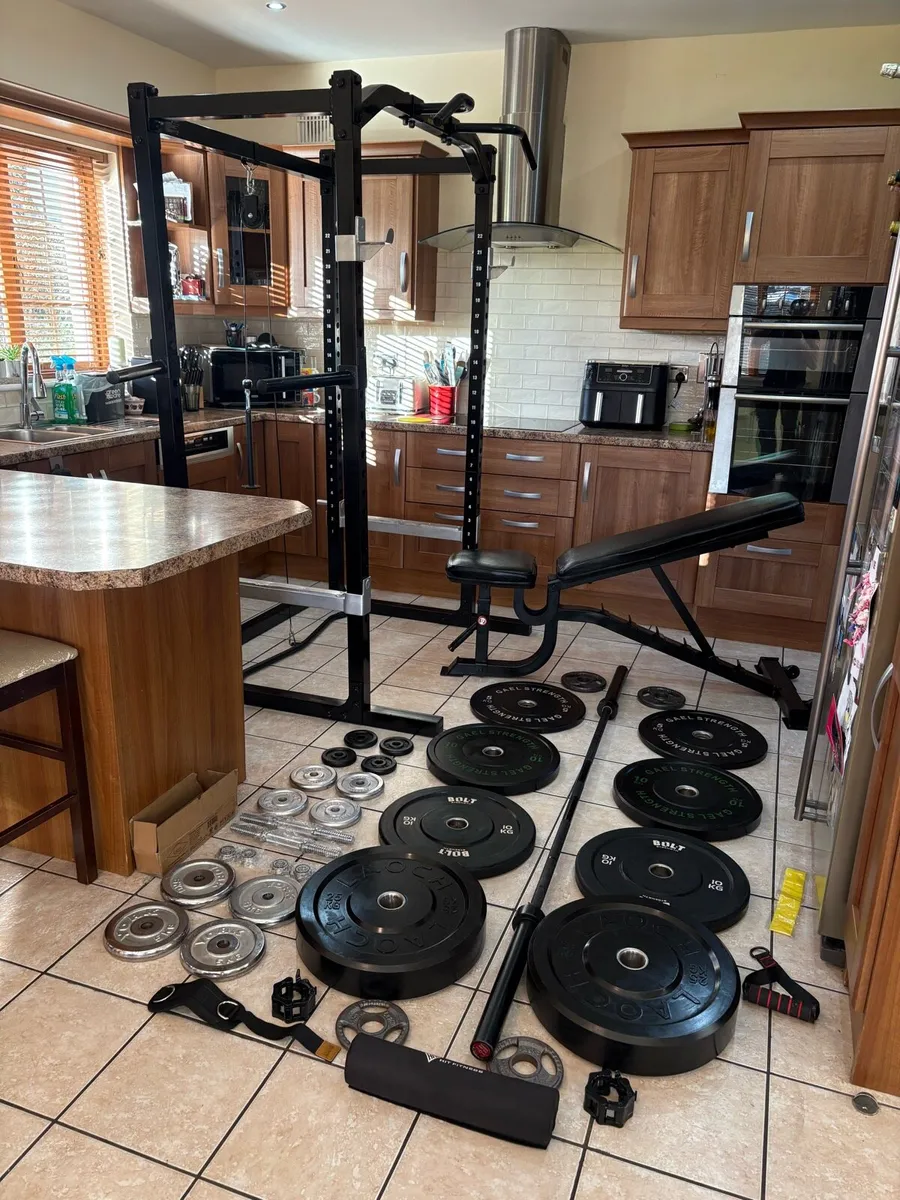 UNREAL HEAVY GYM SET, RACK + CABLE, WEIGHTS ++++ - Image 1