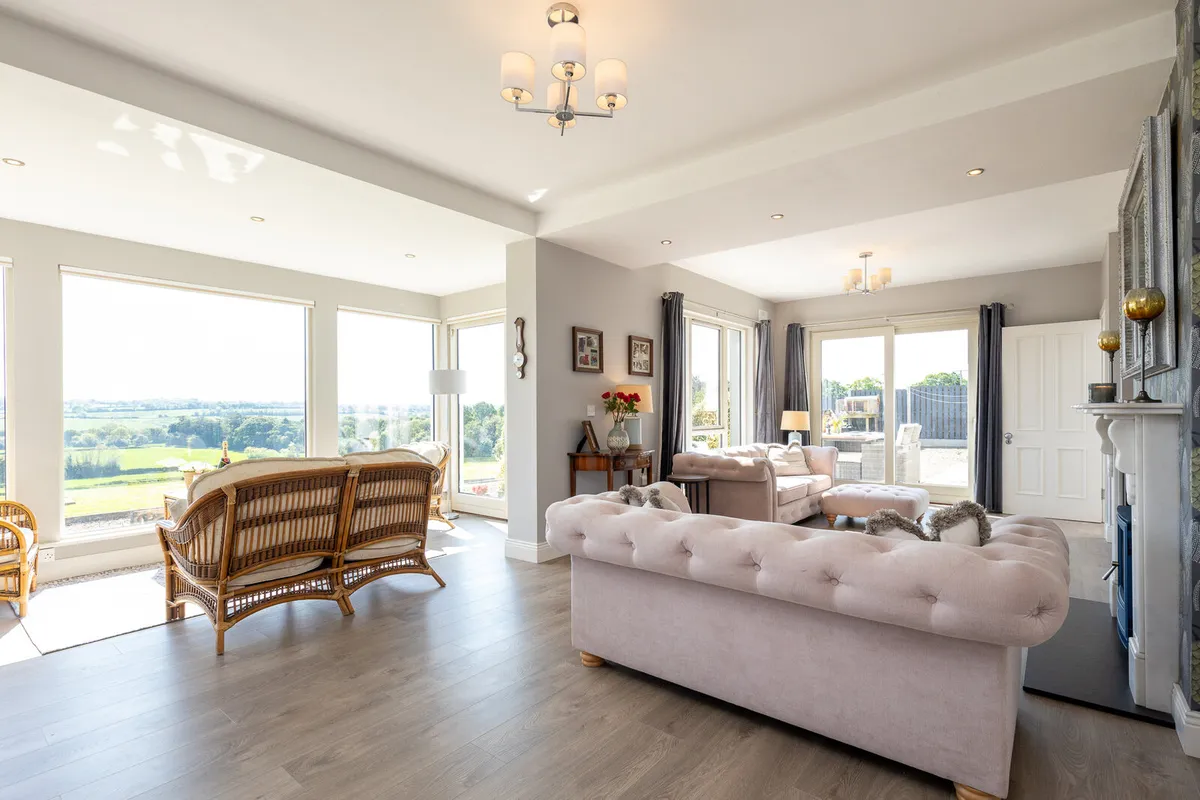 Chesterfield button back Sofas - Image 1