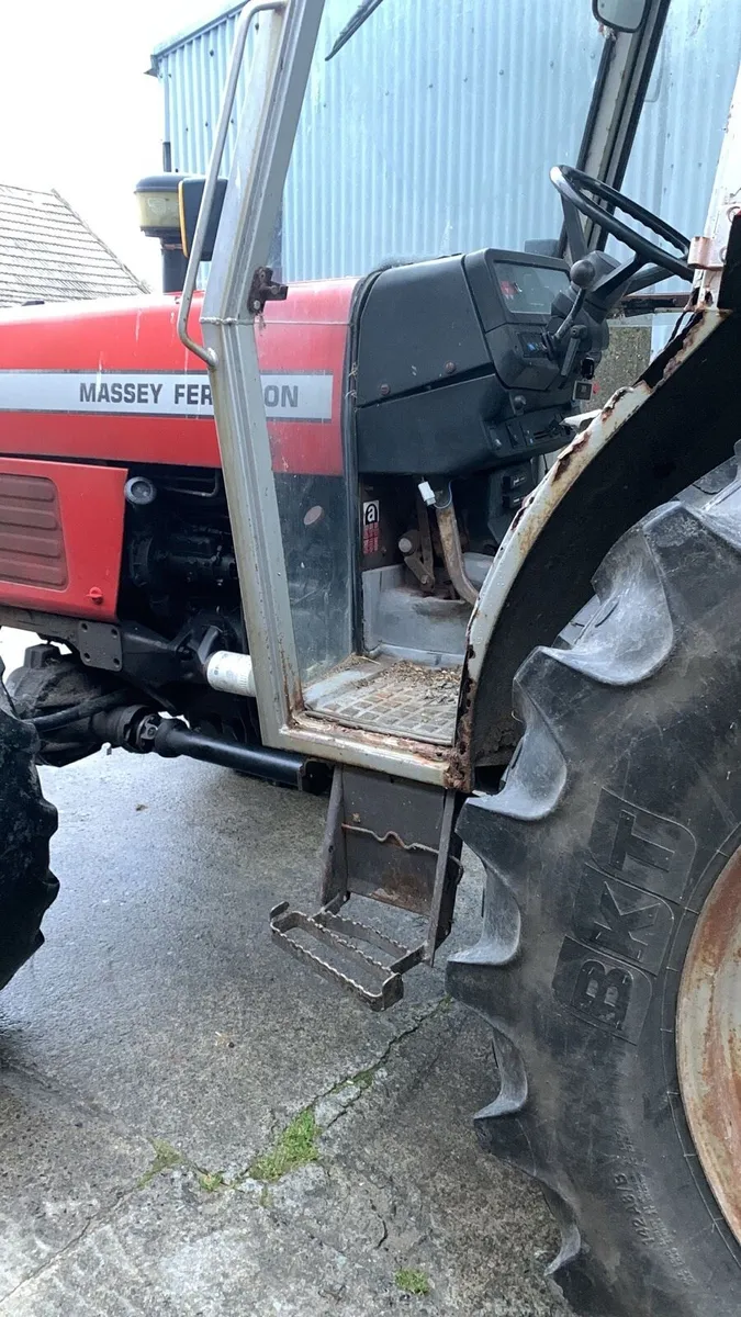 1993 Massey Ferguson 390 - Image 2