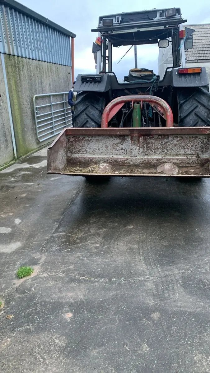 1993 Massey Ferguson 390 - Image 4