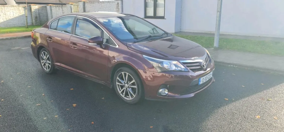 TOYOTA AVENSIS D-4D TR 4DR OVERMOUNT - Image 1