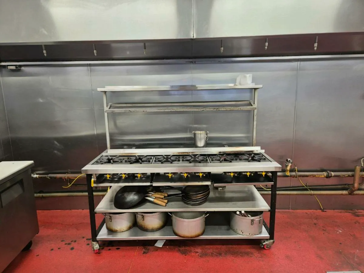 9 Ring gas cooker - Image 1