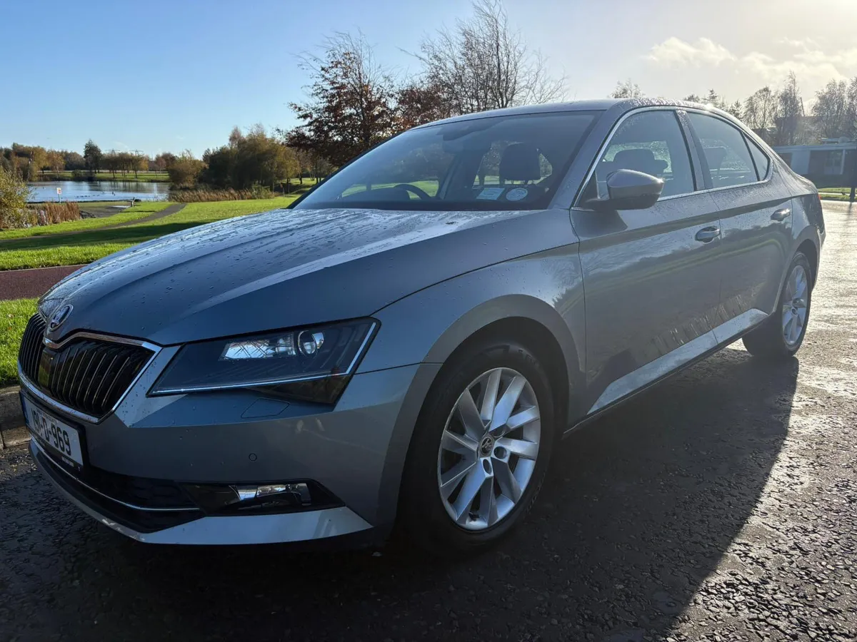 2.0 TDI STYLE MODEL ONE OWNER - Image 3