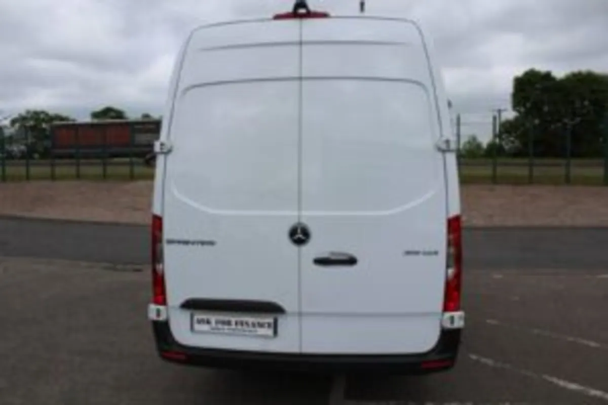 2021 Mercedes-Benz Sprinter 315 L3H2 - Image 4