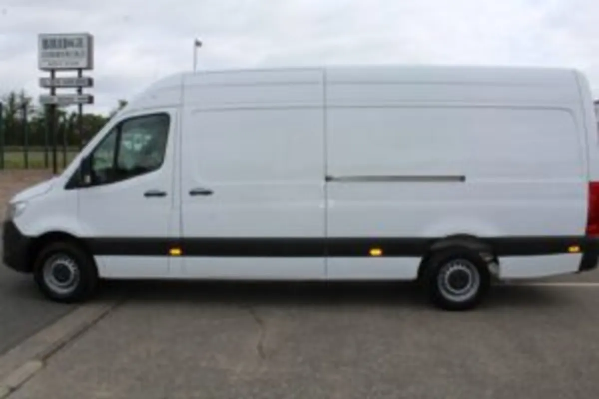 2021 Mercedes-Benz Sprinter 315 L3H2 - Image 2