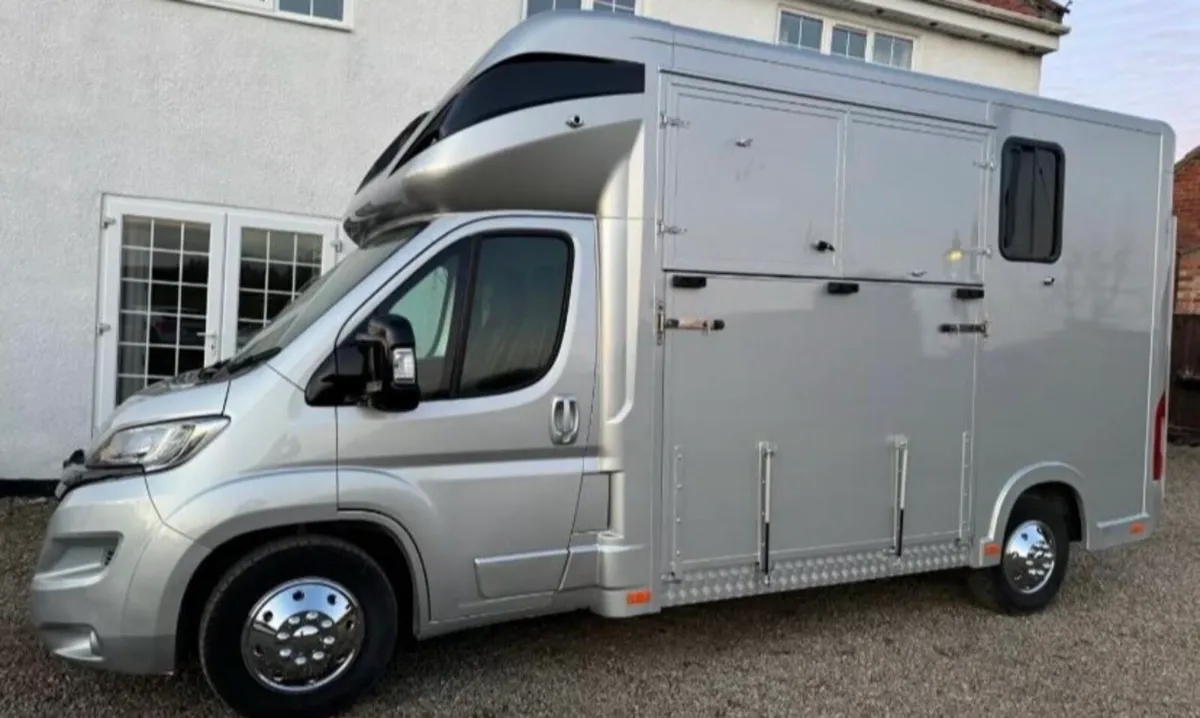 Citroen relay 2022 3.5 ton horsebox - Image 1