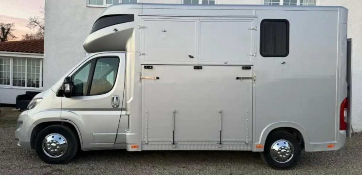 Citroen relay 2022 3.5 ton horsebox - Image 2