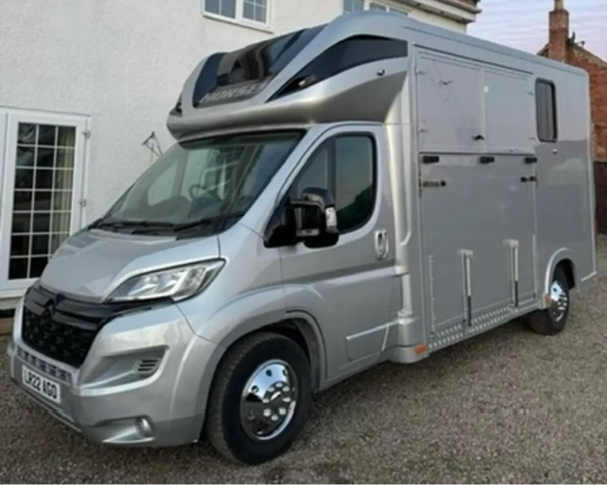Citroen relay 2022 3.5 ton horsebox - Image 3