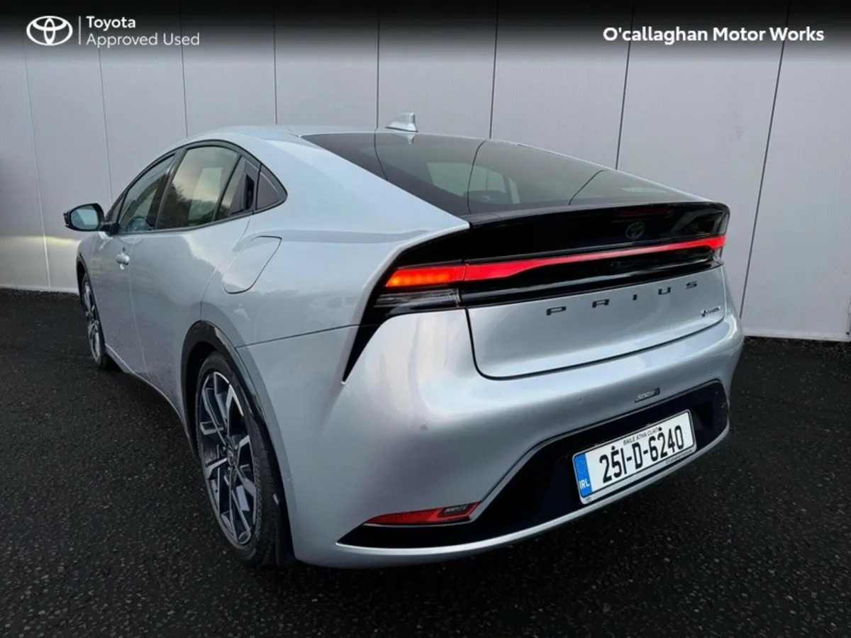 Toyota Prius PRIUS PLUG-IN HYBRID - Image 3