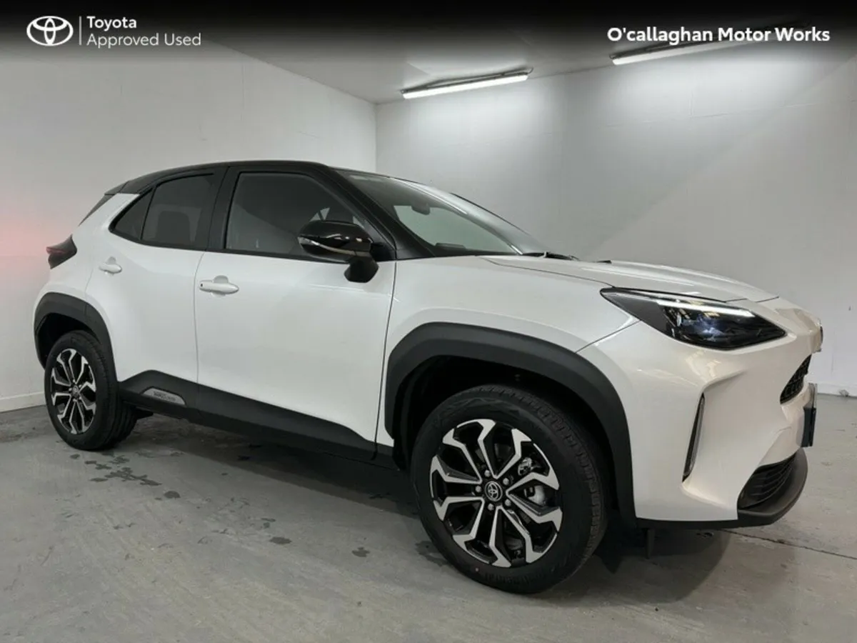 Toyota Yaris CROSS LUNA SPORT 4DR AUTO - Image 1