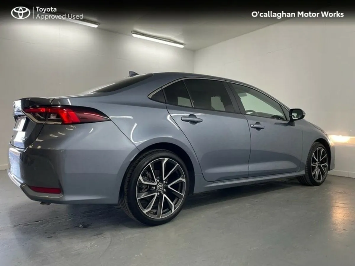 Toyota Corolla SOL SALOON 4DR AUTO HYBRID - Image 4