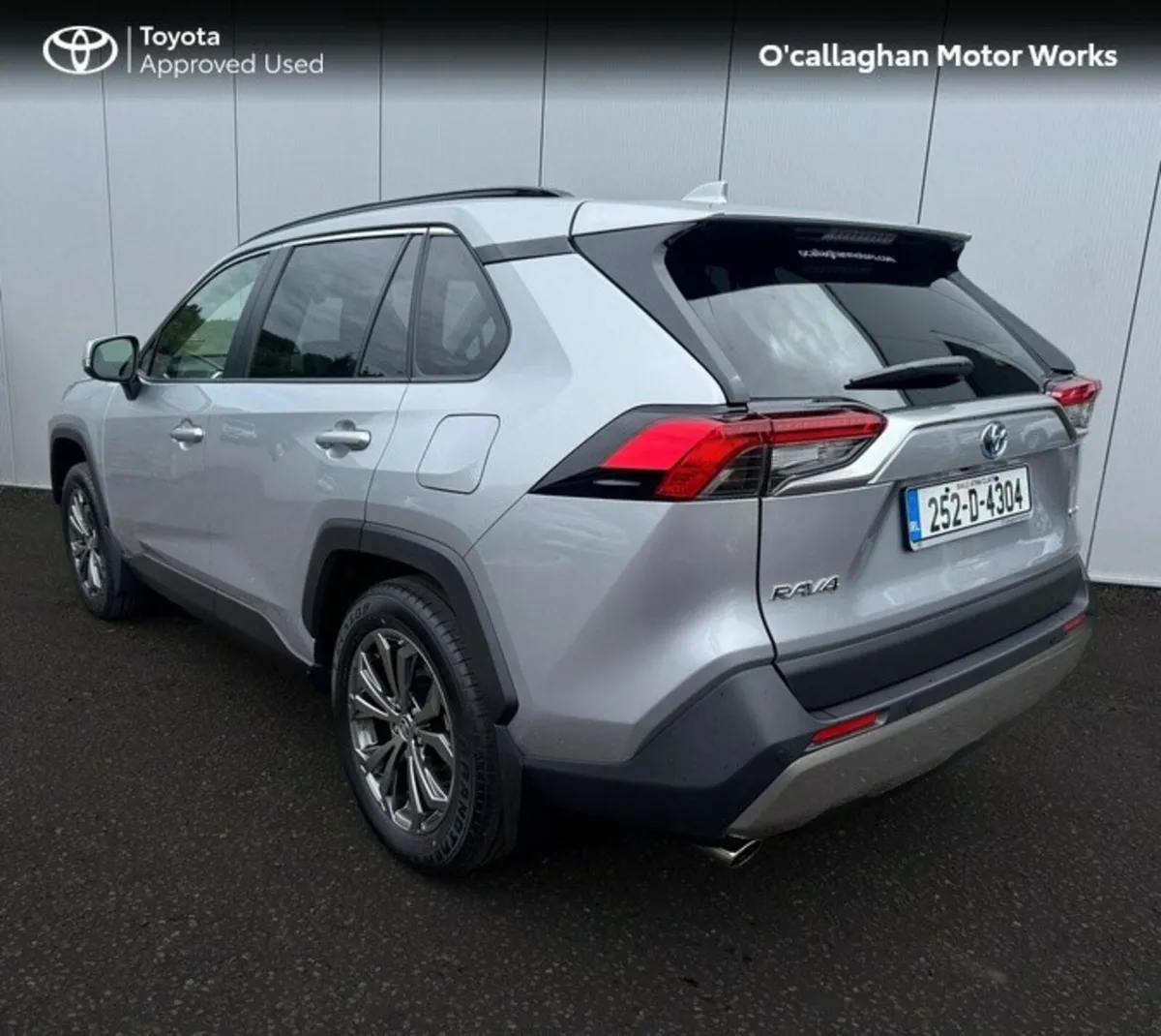 Toyota RAV4 RAV4 HYBRID PLATINUM FWD - Image 3