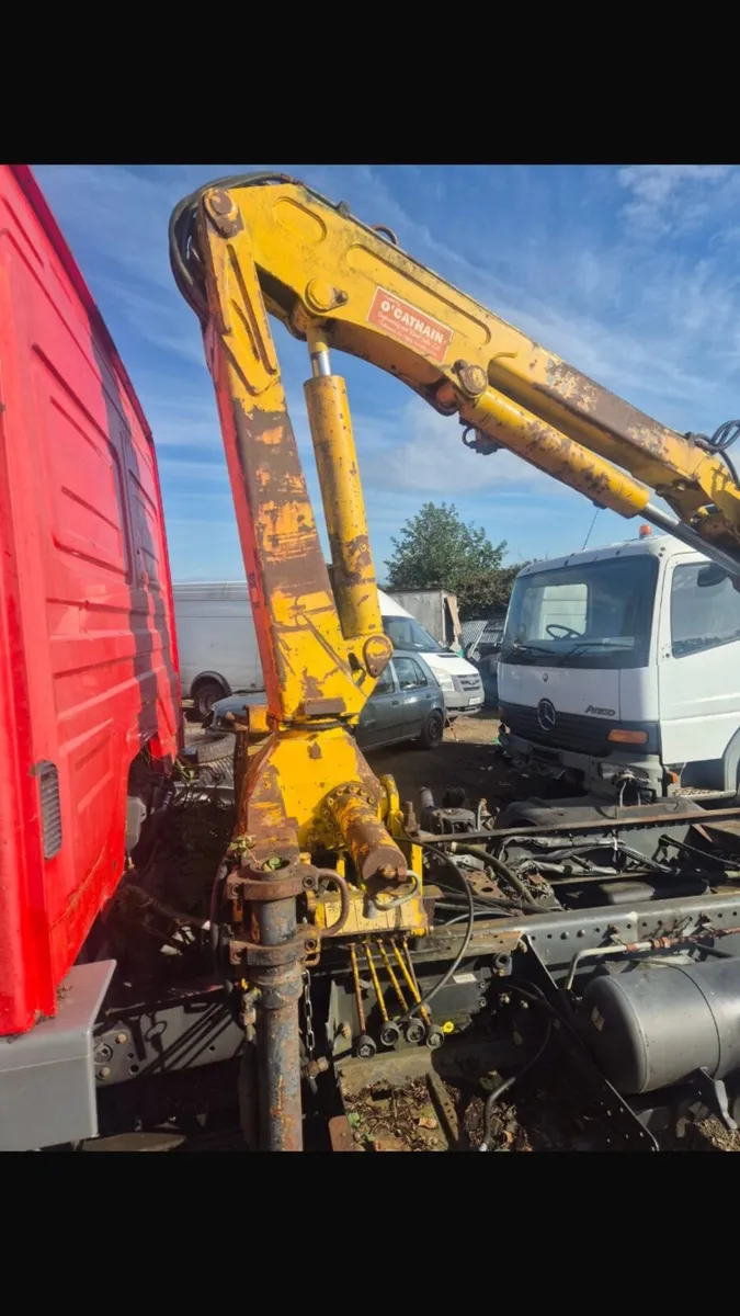 Crane off Mercedes truck 700 euro - Image 1