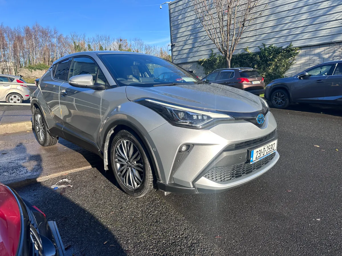 Toyota C-HR 1.8 Hybrid Sol, 2023 - Image 2