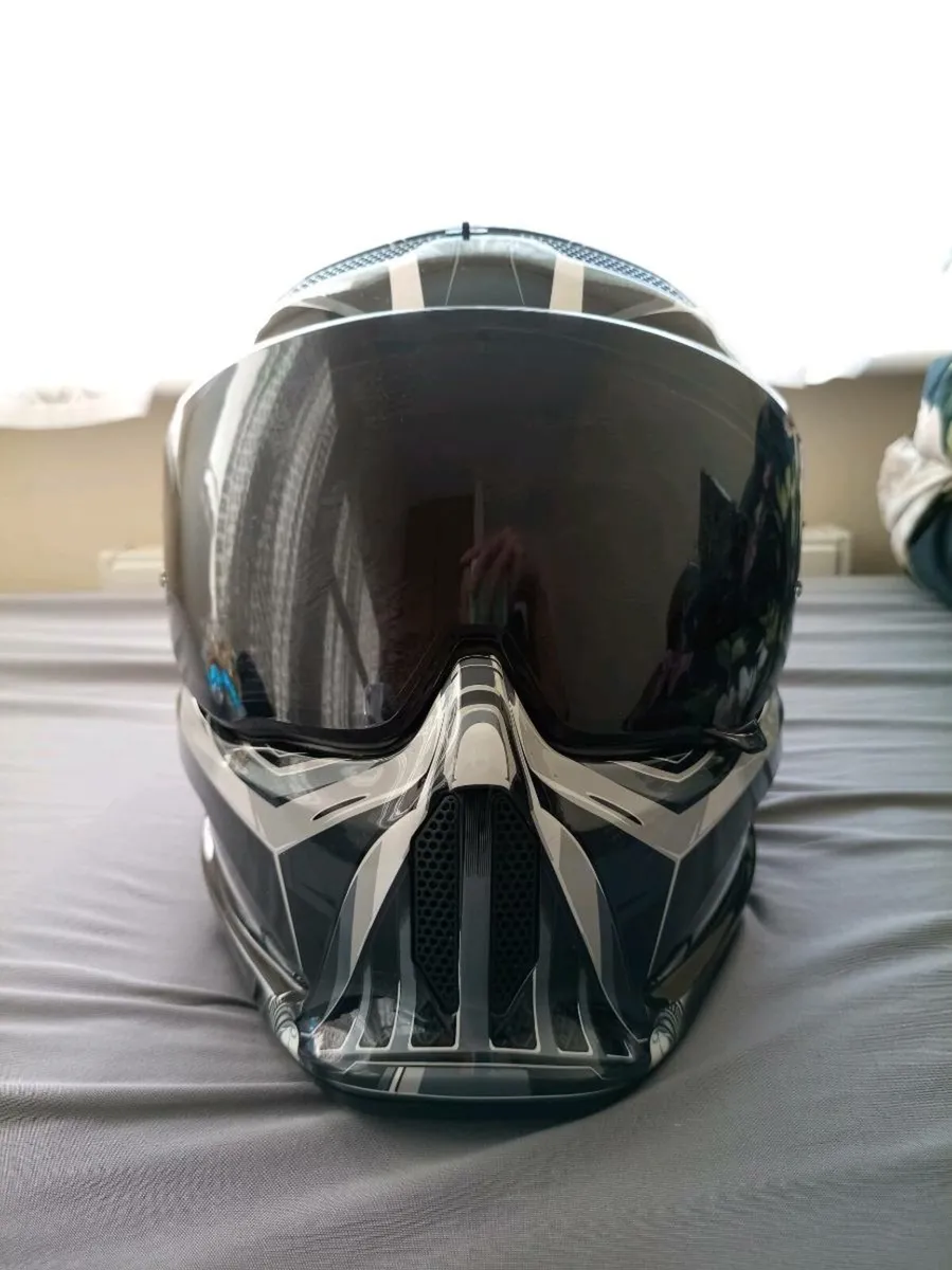 Ruroc AT4.0 Carbon – Darth Vader Edition - Image 3