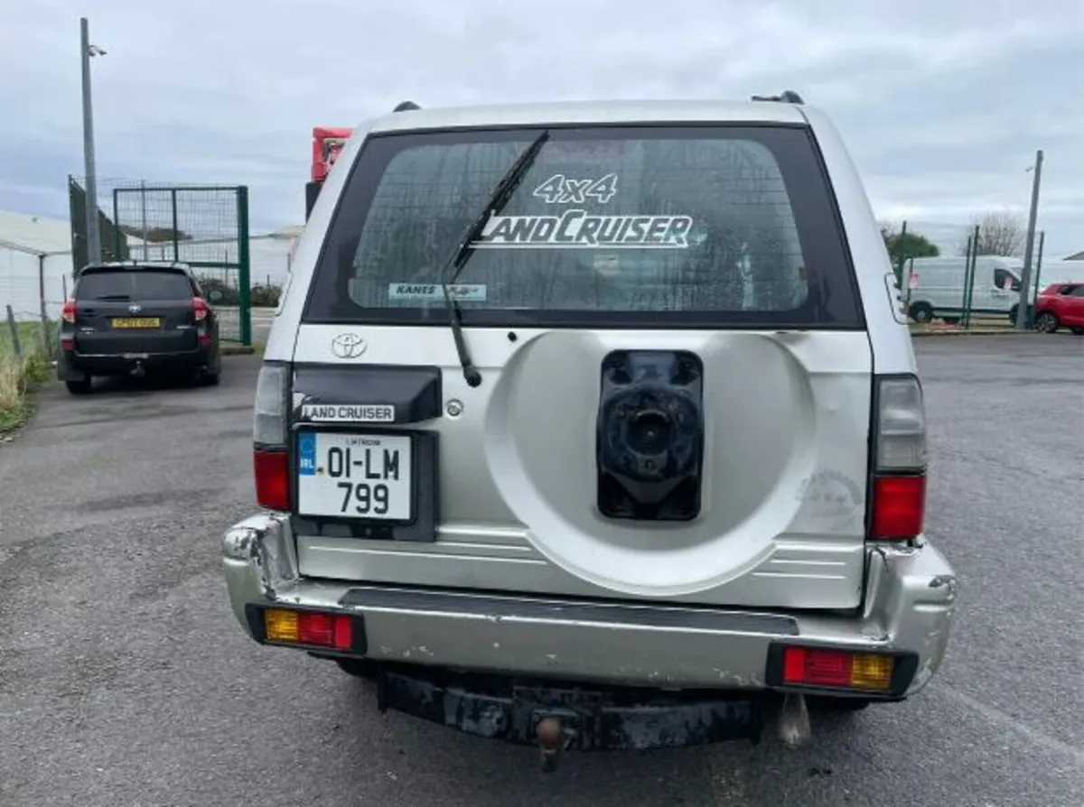 Toyota Land Cruiser 2001 - Image 3