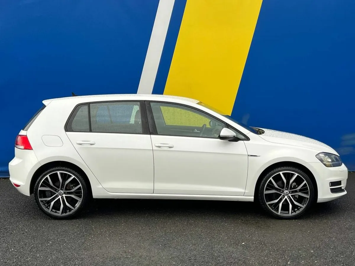 Volkswagen Golf R-LINE PACK 1.4 TSI // NEW 19" CLU - Image 3