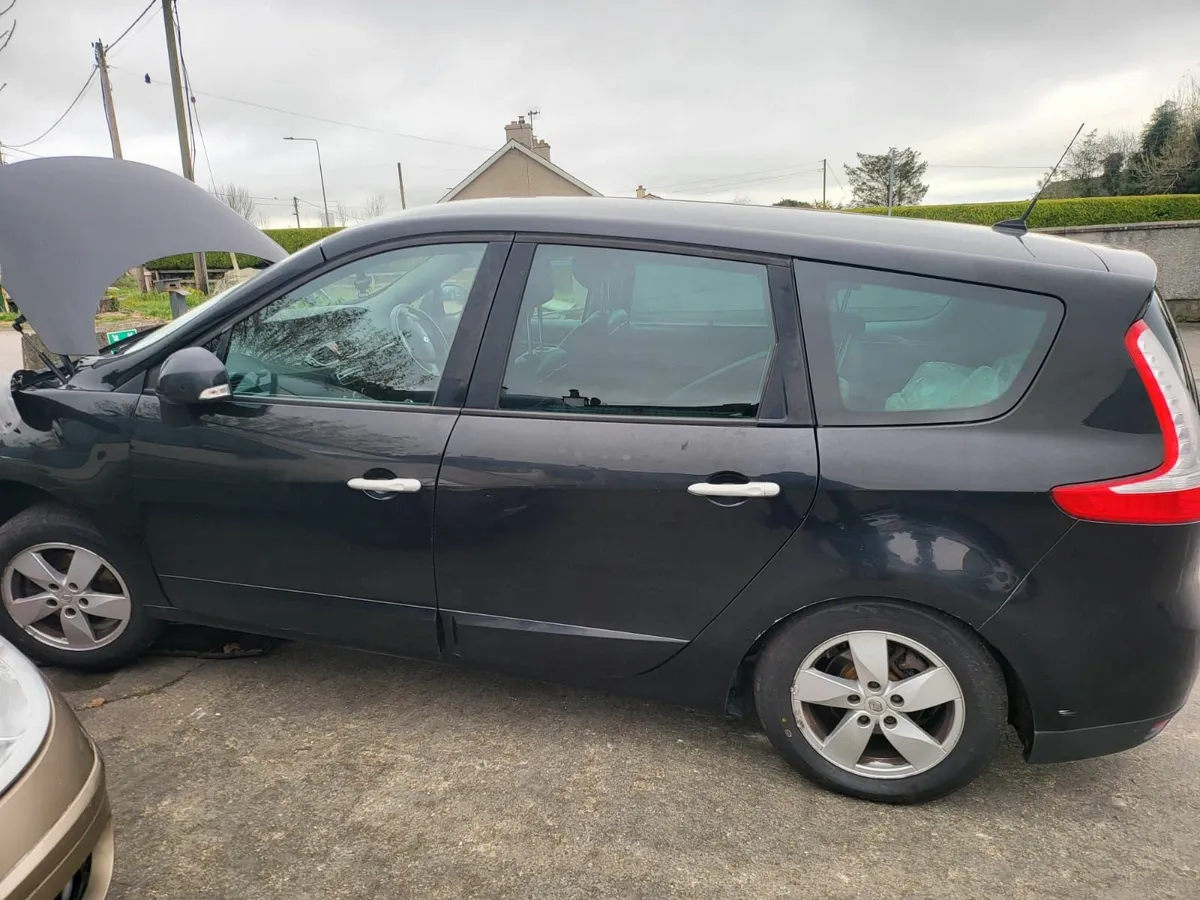 Renault grand Scenic  2011. D 1.5 for breaking - Image 1