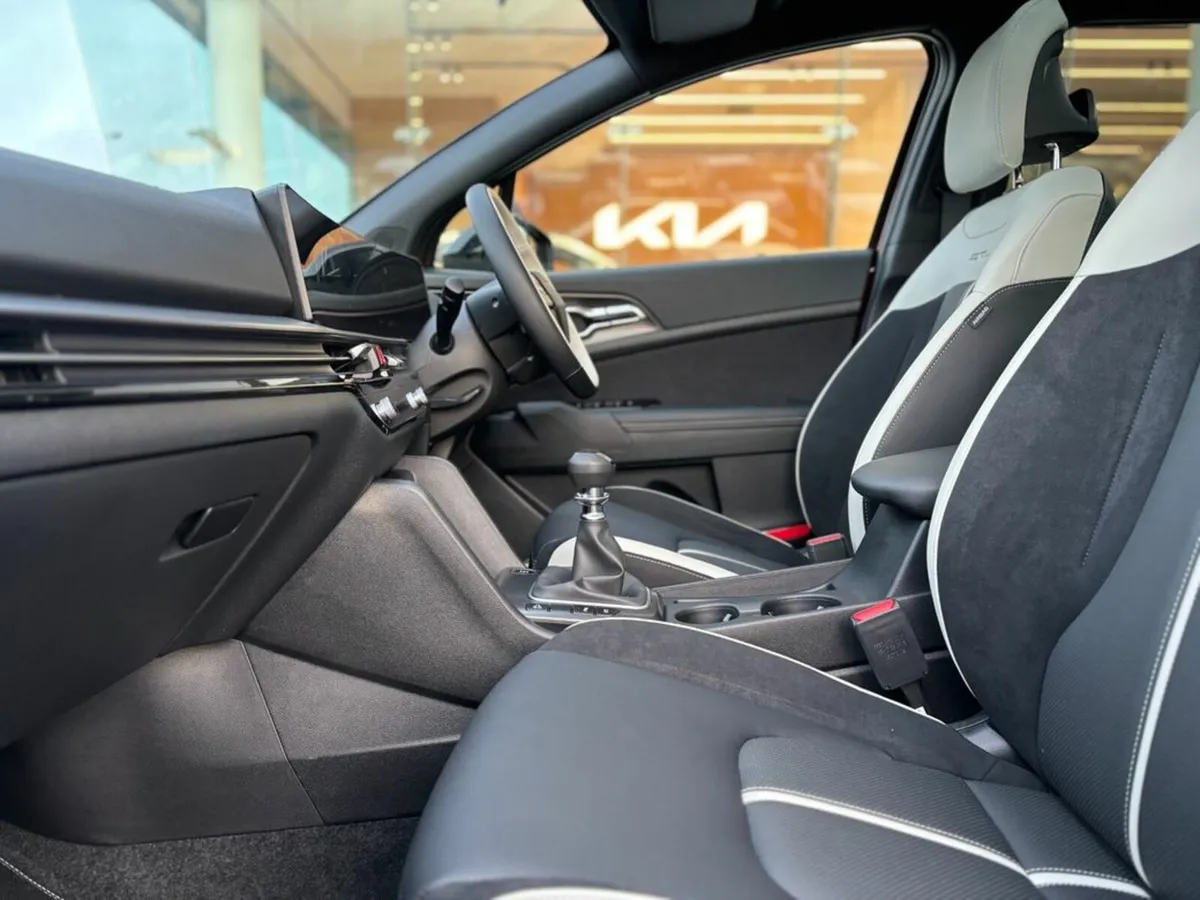 Kia Sportage 1.6 Diesel GT Line - Image 2