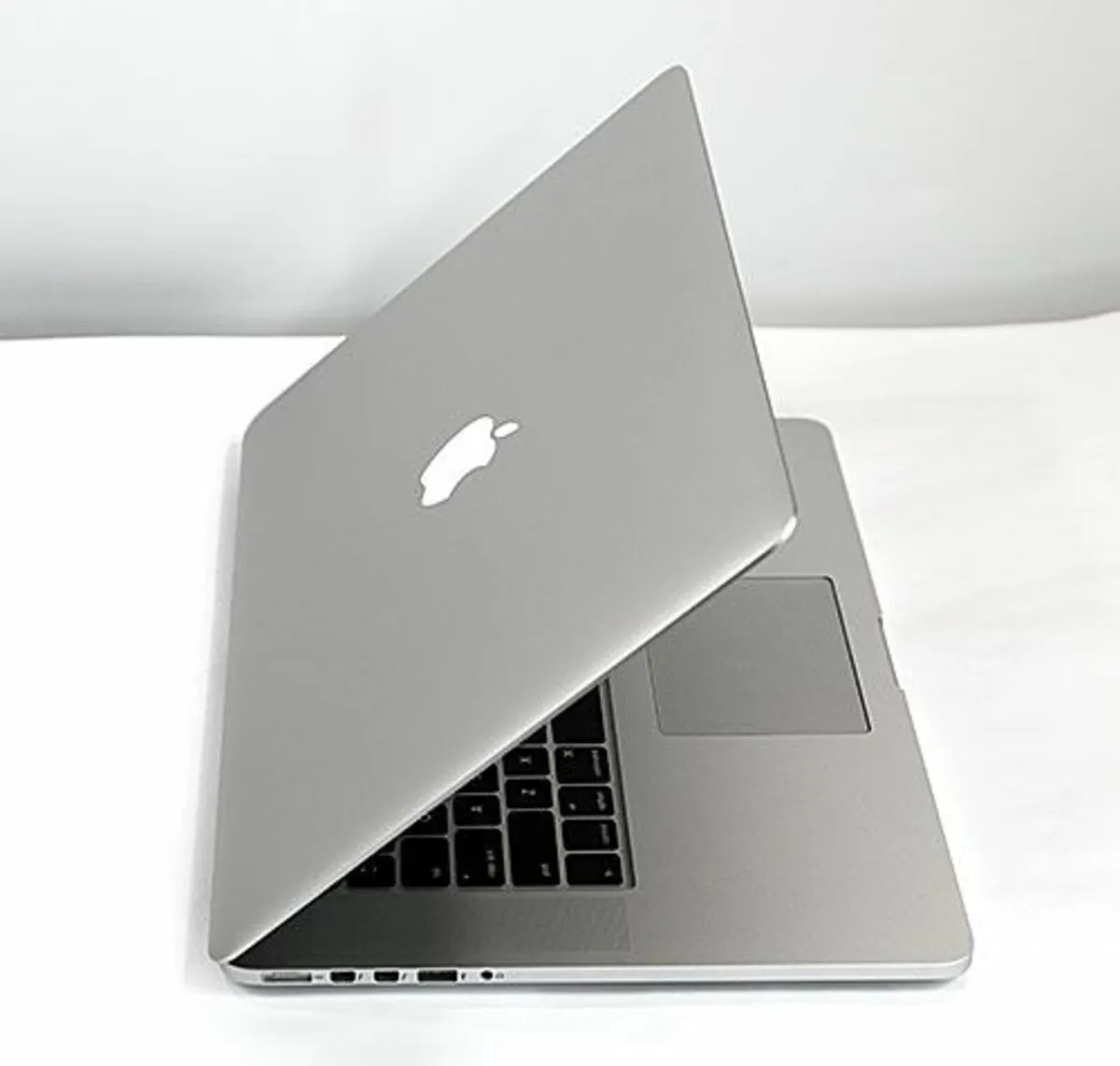 MacBook Pro 15.4-inch (refurbished) for sale - Image 3