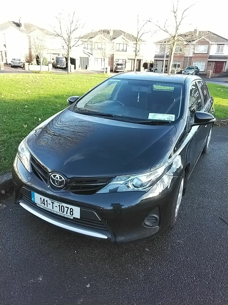 Toyota Auris 2014 - Image 1