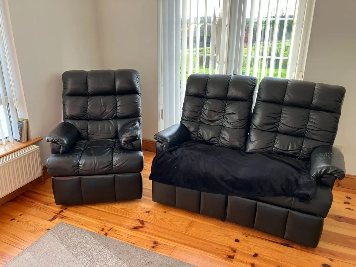 Suite of furniture - Image 2