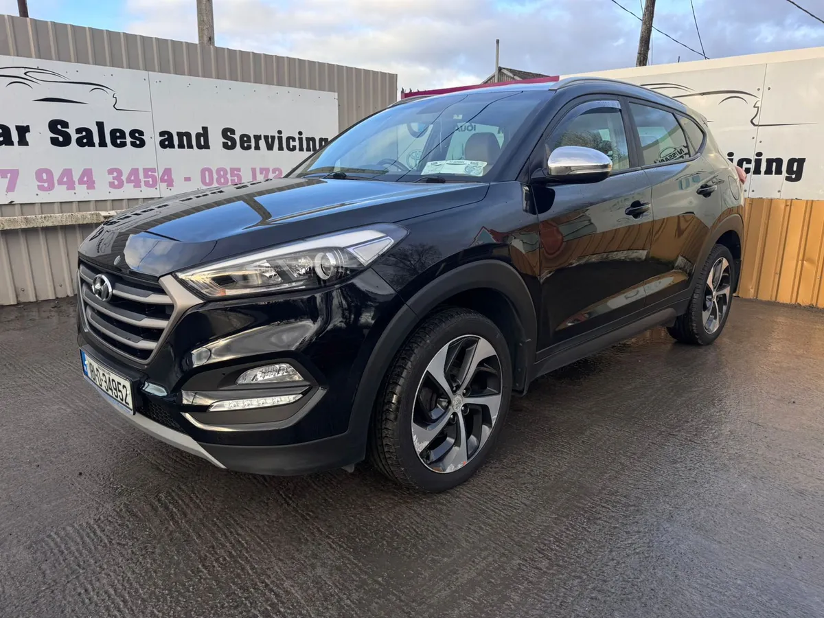 181 Hyundai Tucson 1.7D EXECUTIVE Low Miles - Image 1