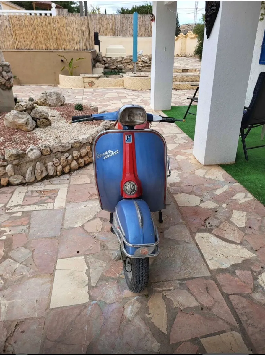 1970s Vespa 150 Sprint - Image 1