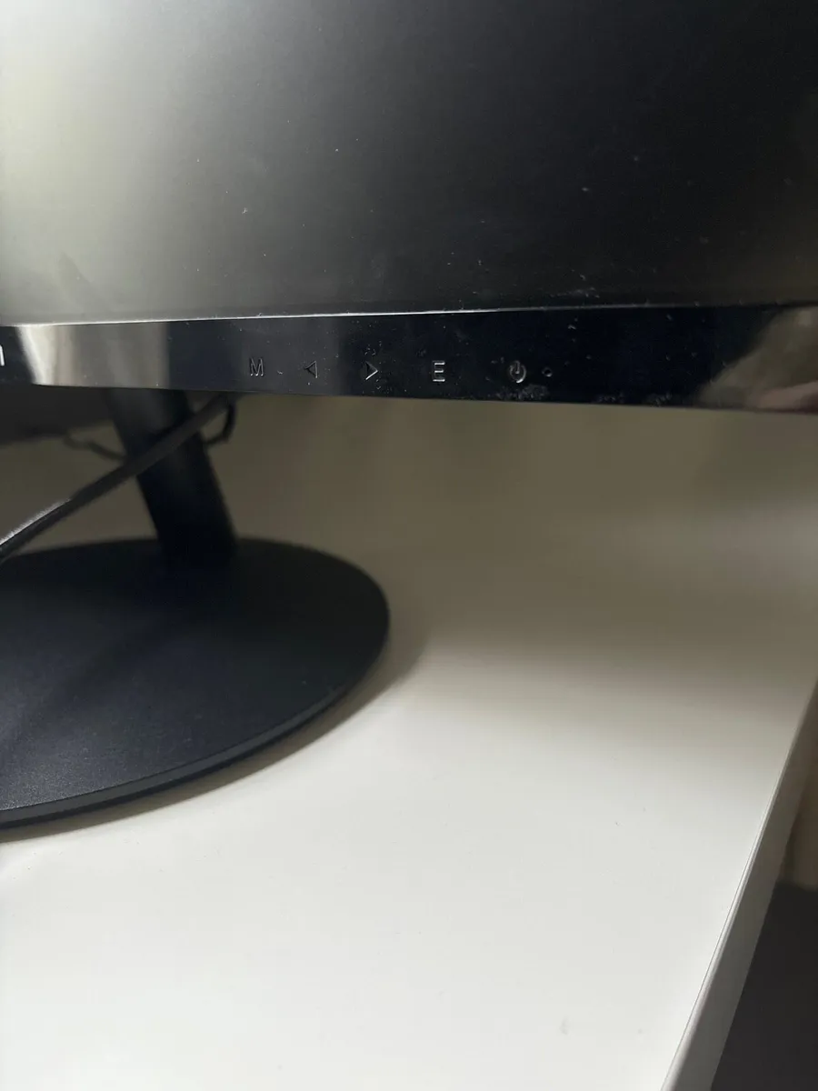 KOORUI 24inch curved Monitor - Image 2