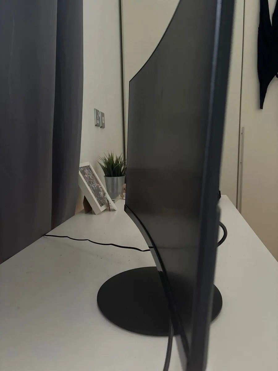 KOORUI 24inch curved Monitor - Image 3