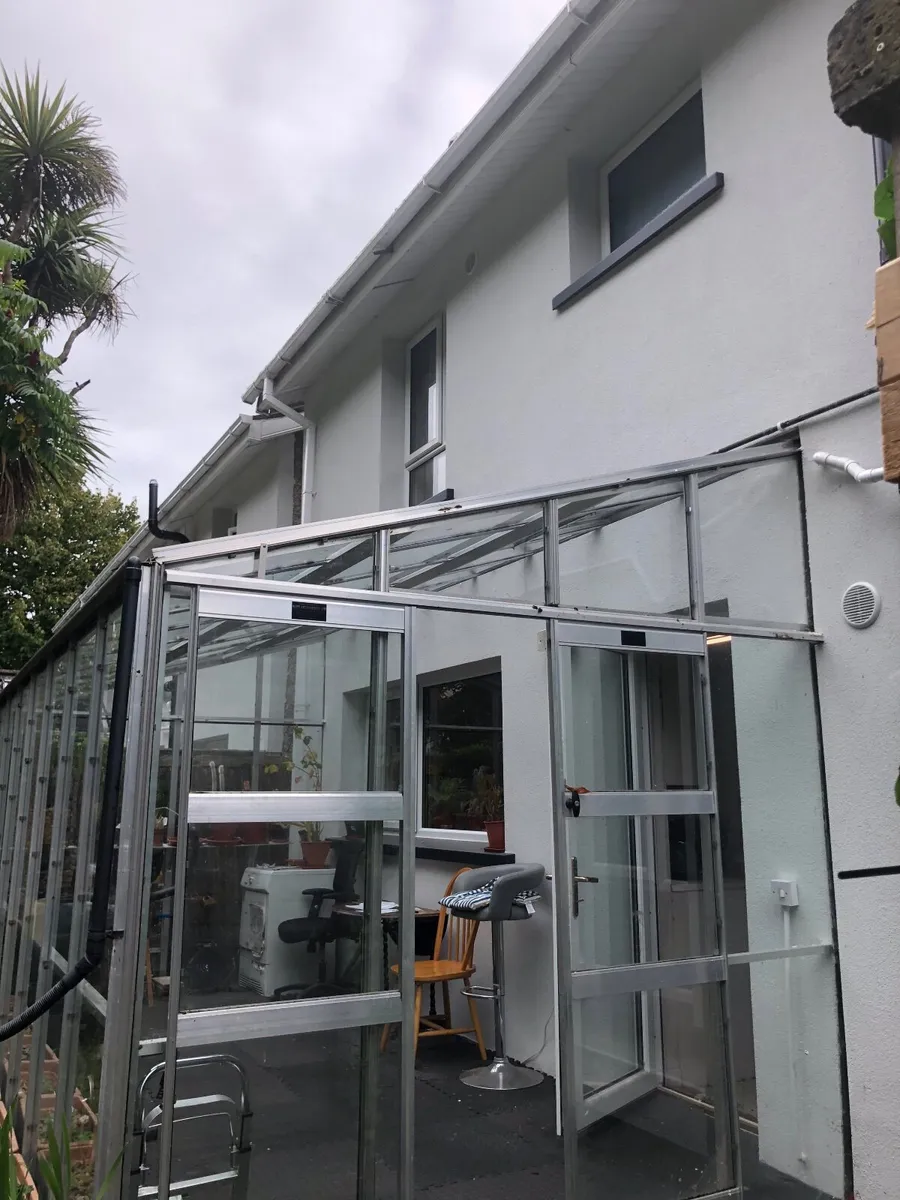 Green house - Image 1