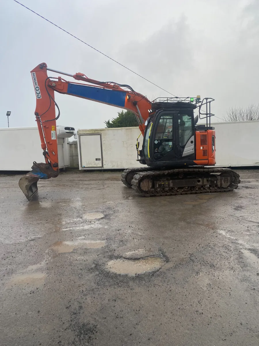 2019 Hitachi 135-6 original - Image 1