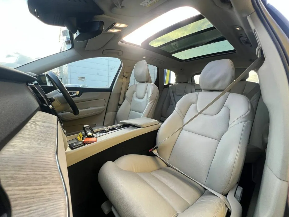 Volvo XC60 T6 PLUS DARK AWD 2.0 HYBRID ** HIGH SPE - Image 3