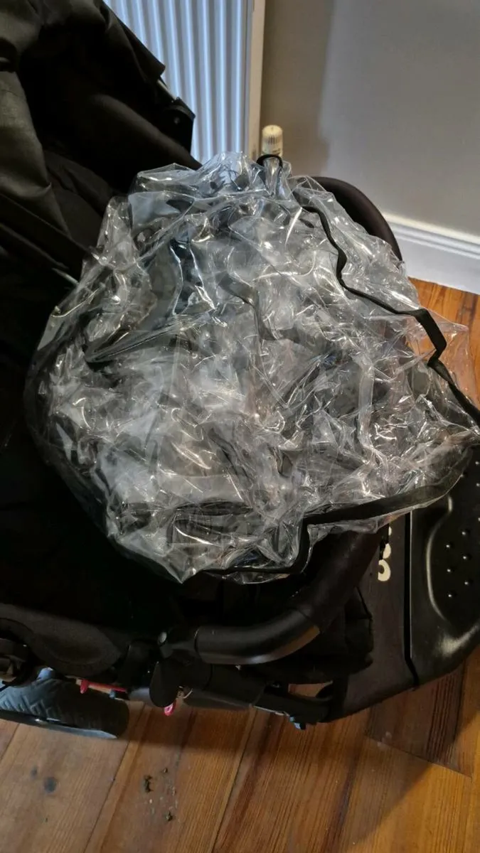 Out n about double buggy - Image 2