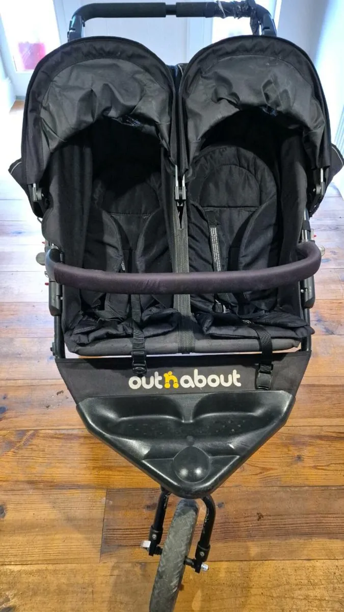Out n about double buggy - Image 4
