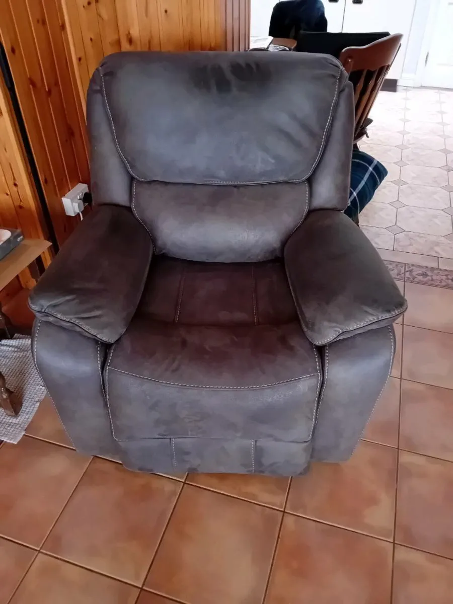 Electric Recliner chair - Image 1