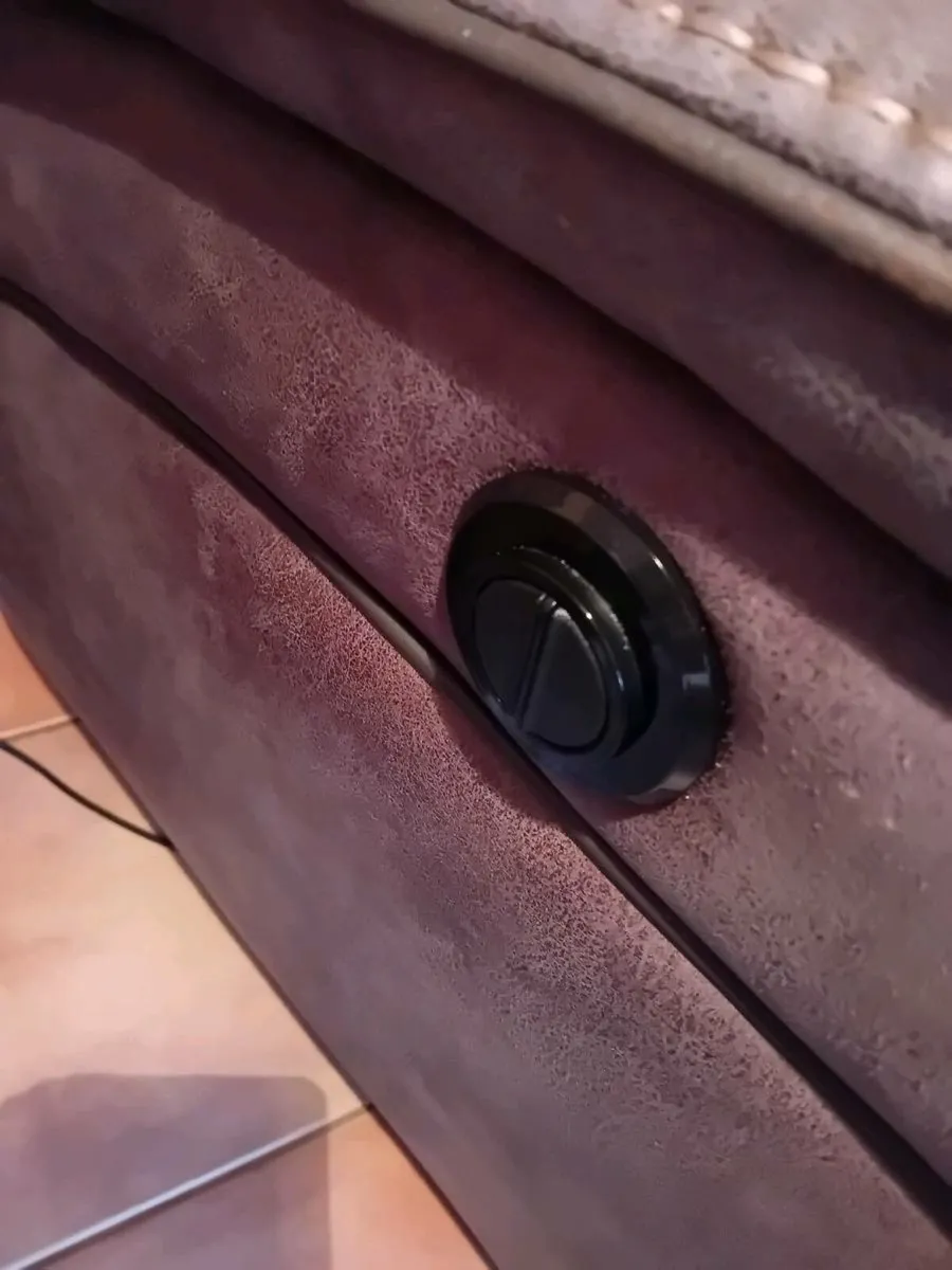 Electric Recliner chair - Image 3