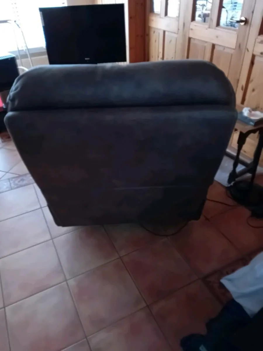 Electric Recliner chair - Image 4