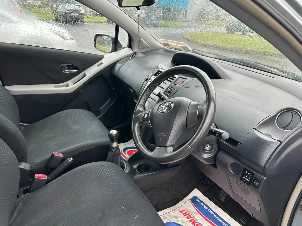 Toyota Yaris 2010 - Image 1