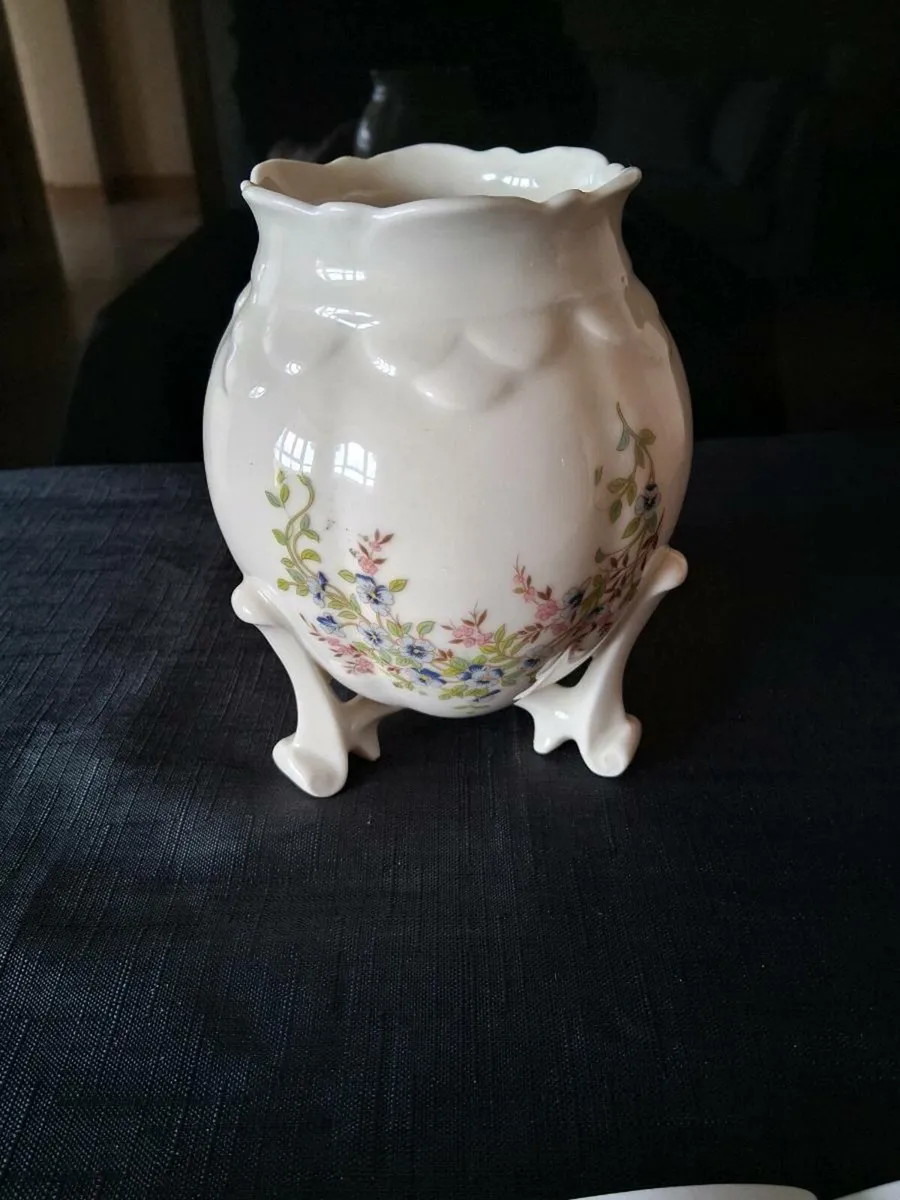 Galway 3 Leg Porcelain Vase - Image 1