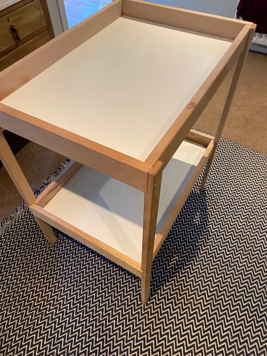 Changing table - Image 2