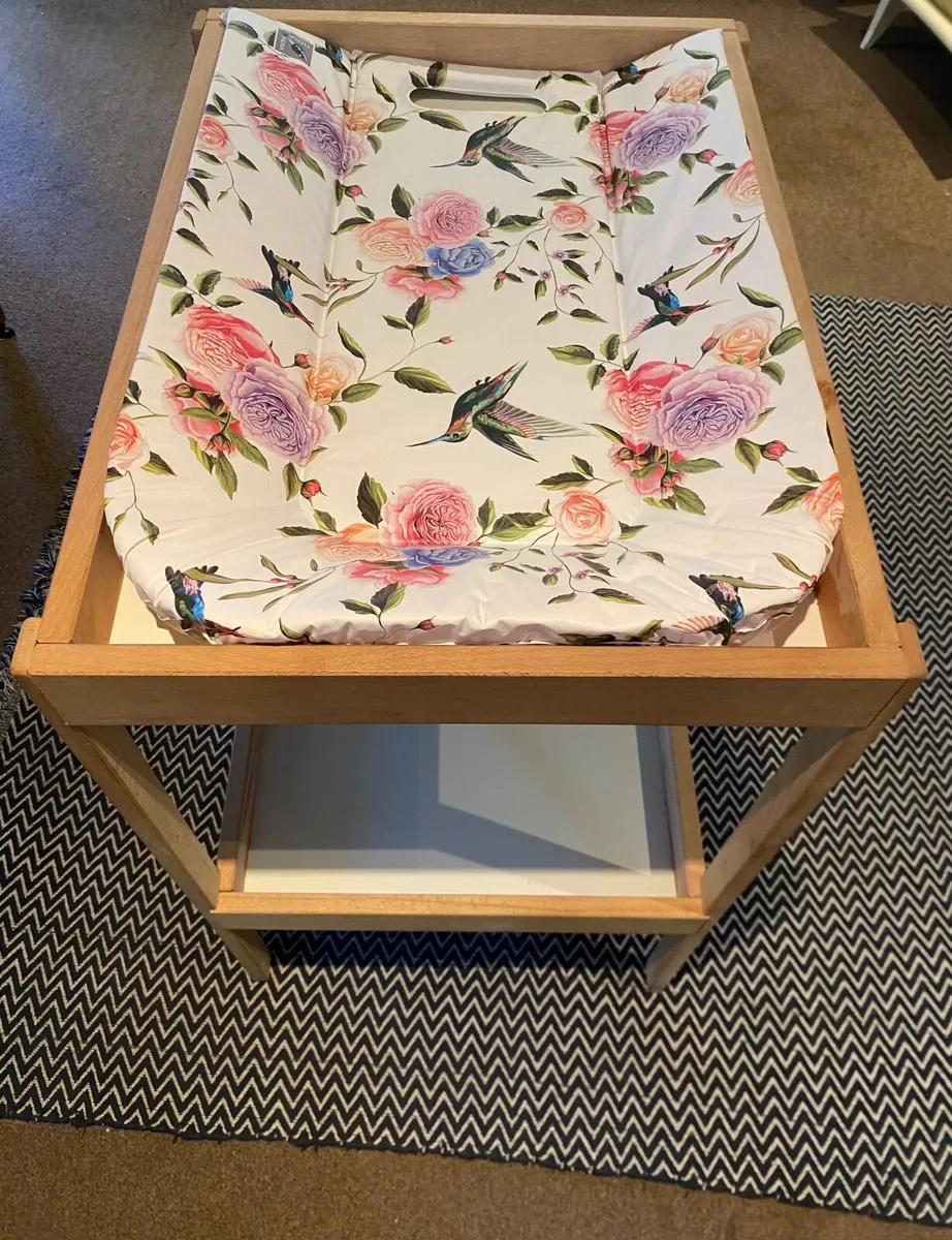 Changing table - Image 3