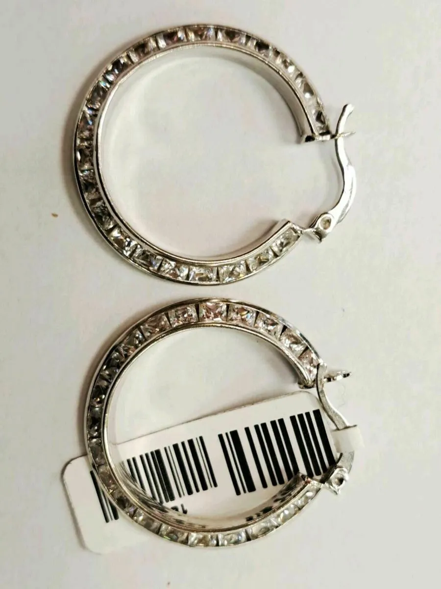 9K White Gold Earrings 9CT - Image 2