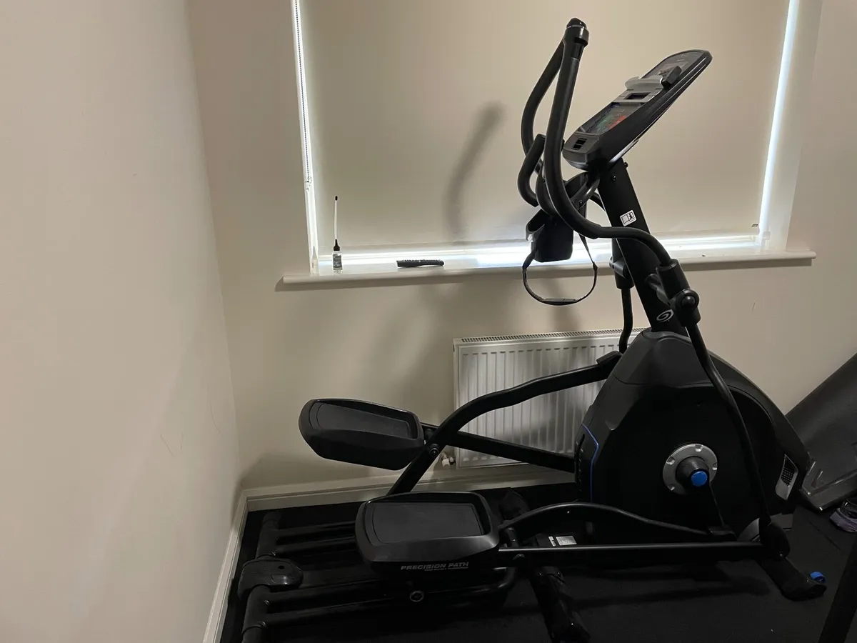 Cross Trainer - Image 1