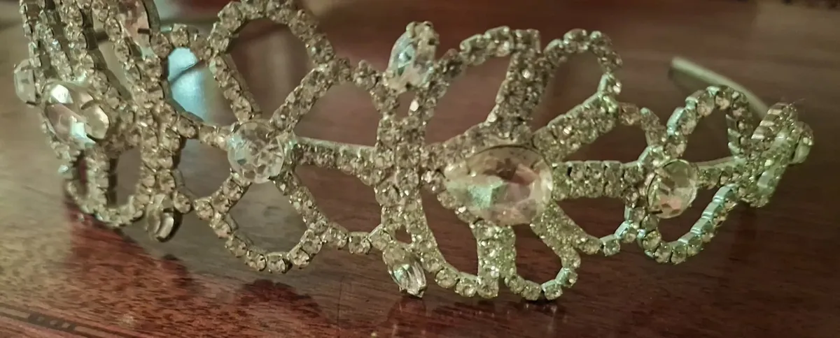 High-end tiara... - Image 1