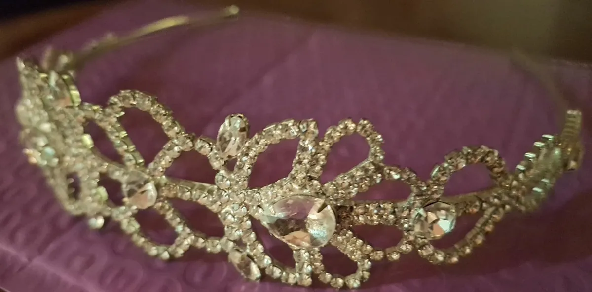 High-end tiara... - Image 3