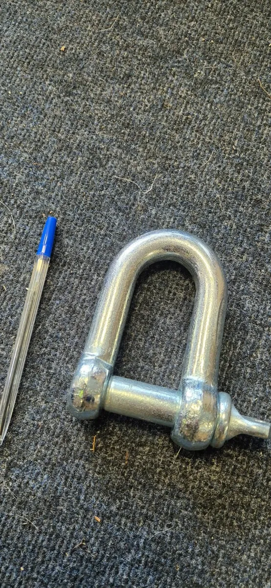 Large 22mm Shackles galvanised €7.00