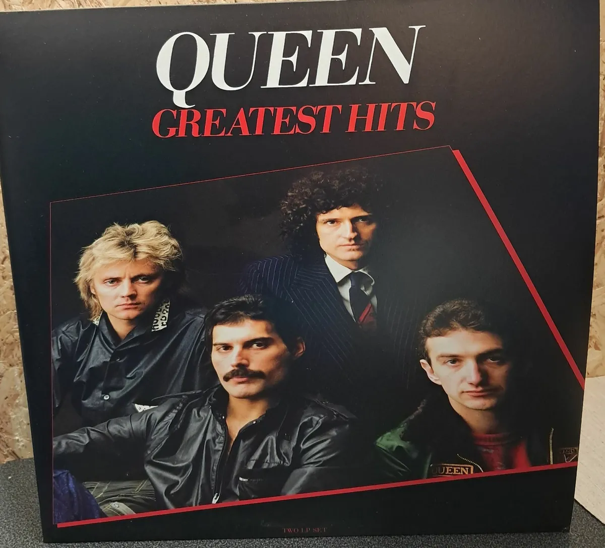 Queen – Greatest Hits 2LP Vinyl Set - Image 1