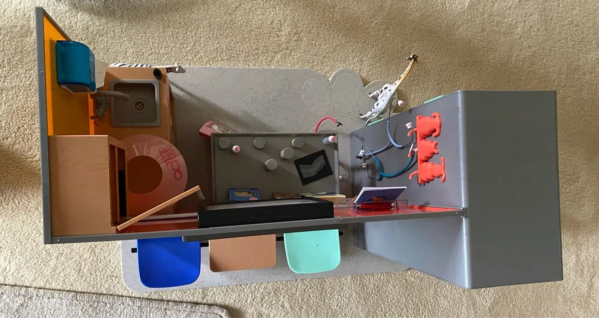 My Generation Vet Surgery Station - Image 3