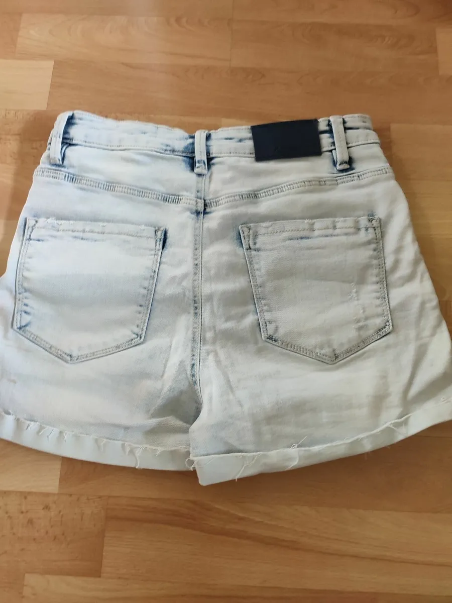 shorts - never worn - Image 1